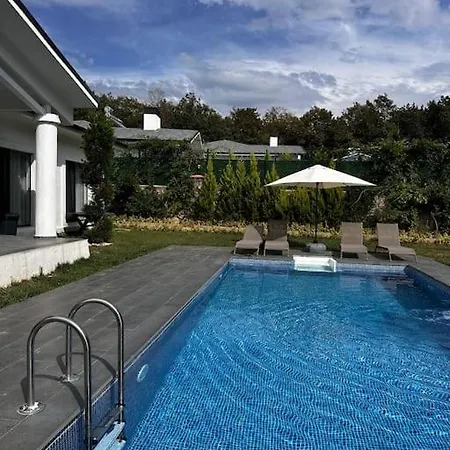 Saklicennet Villa Akoren