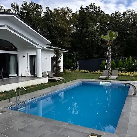 Saklicennet Villa *